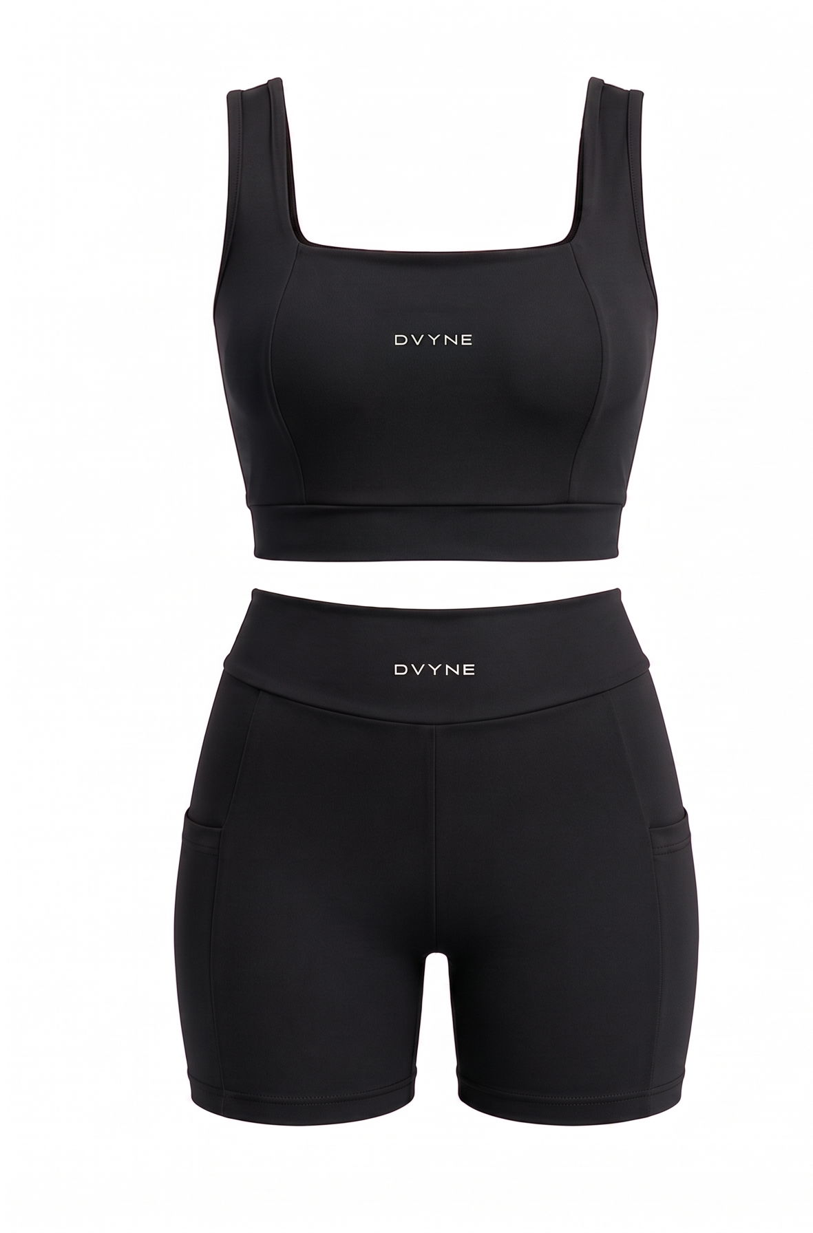 Conjunto fitness DVYNE de top com decote quadrado e short com bolsos na cor preto, visto de frente